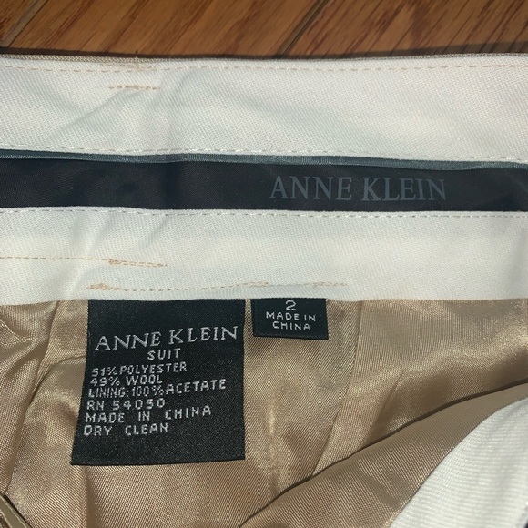 Beautiful suit - Picture 11 of 13